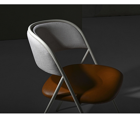 Arial 1331 chair